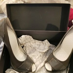 Kenneth Cole Reaction heals